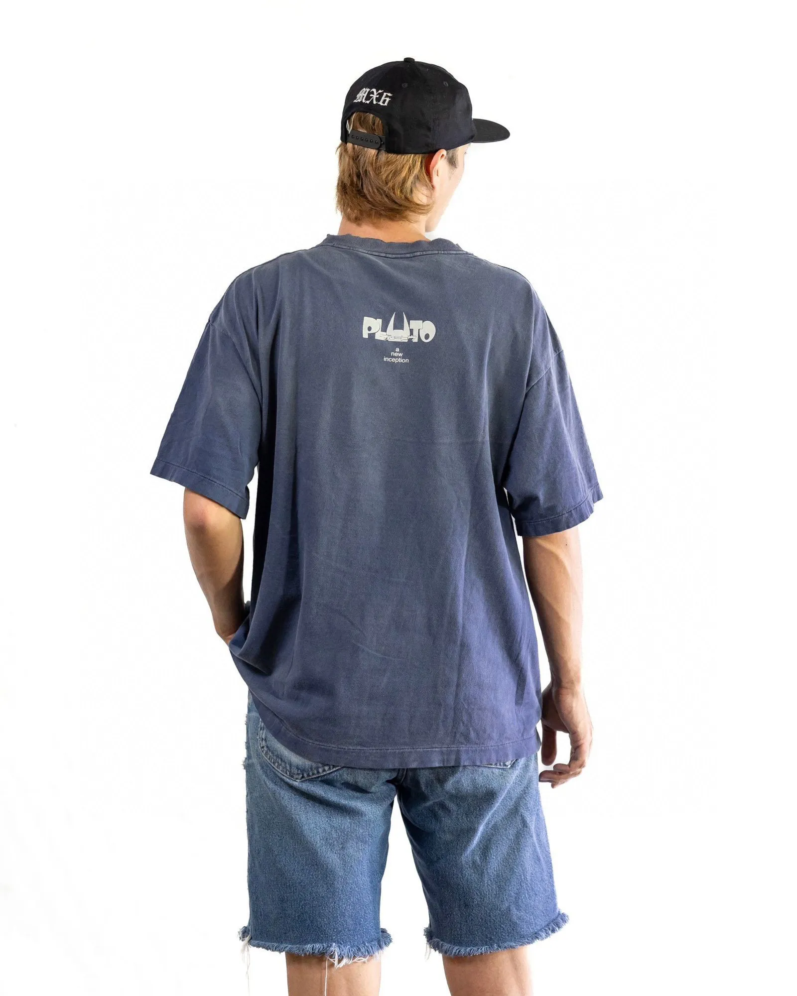 PLUTO x SAINT Mxxxxxx PLUTO SS TEE/Pluto co-branded retro tee Pluto distressed hole short sleeves Washed blue S-XL The washing and destruction process have reached the highest peak in the brand's history The real thing is quite acceptable This tee is derived from Osamu Tezuka's landmark masterpiece Customized original consistent main mark/wash mark Original consistent cylindrical OE yarn fabric
